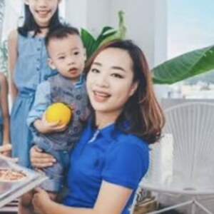 Chị Oanh